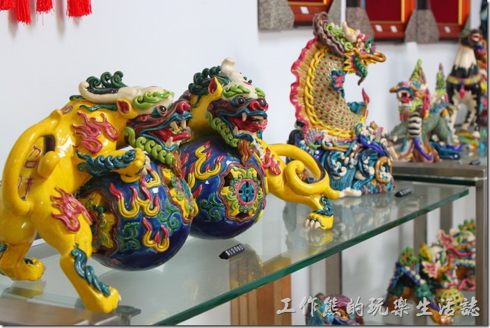 台南-安平老街。這交趾陶大多以祥獸或傳統故事人物為主，極具台灣傳統文化。