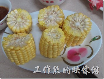 台南-小豪洲沙茶爐。額外加點的玉米。