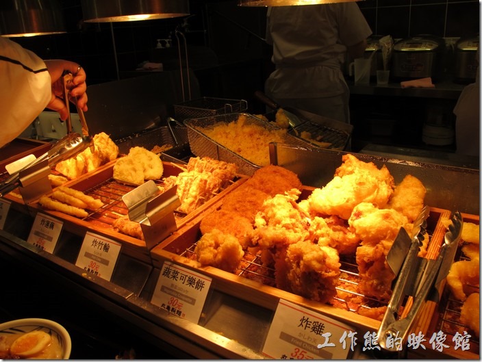 《台南美食》丸龜製麵好吃的烏龍麵初體驗(新光三越中山店) | 工作熊的玩樂生活誌