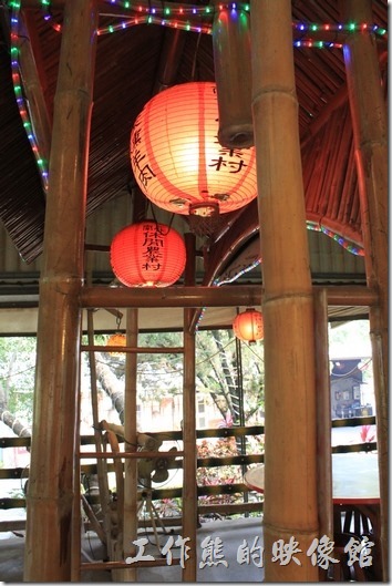 台南新化王家燻羊肉餐廳內的燈籠。