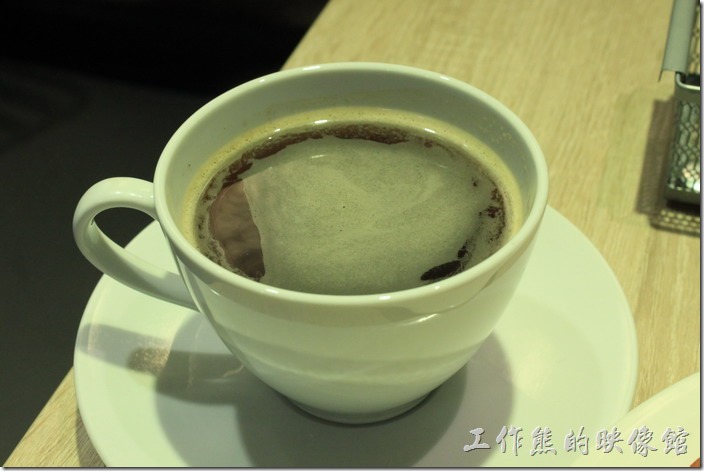 台南-開普咖啡早午餐。黑咖啡，喝起很還順口，稍帶一點點酸味的黑咖啡。