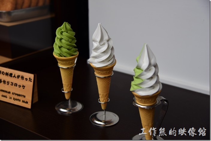日本清水寺三年坂。在日本不管走到哪裡到處都可以看到賣冰淇淋的店家。